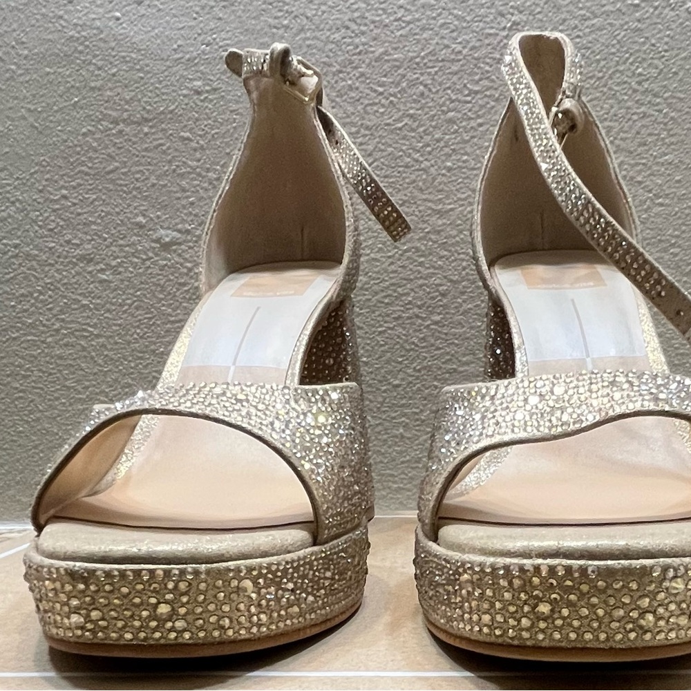 Dolce Vita Sparkling Gold Platform Heels - smoke & pet free home
